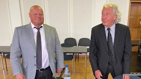 Peter Stolle und Hubert Mrugalla, Gutachter im Prozess um Unfall in Weisenheim am Berg (Foto: SWR)