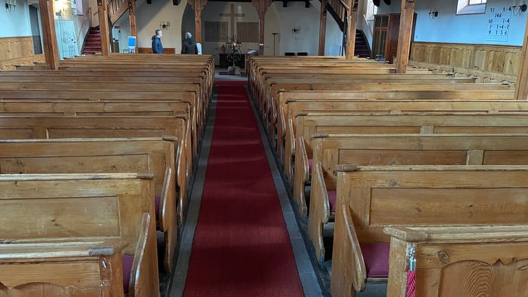 Bilder von der protestantischen Kirche in Wachenheim (Foto: SWR)