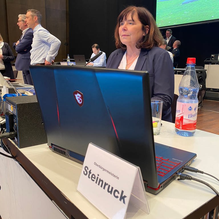 OB Jutta Steinruck bei der Sitzung des Hauptausschusses  der Stadt Ludwigshafen (Foto: SWR)