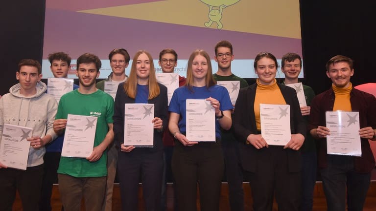 Landessieger beim Wettbewerb Jugend forscht im BASF-Feierabendhaus in Ludwigshafen (Foto: Pressestelle BASF)