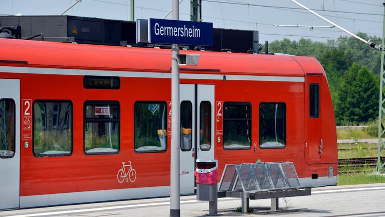 S-Bahn am Bahnhof Geremersheim. (Foto: DB - Thomas Henne)