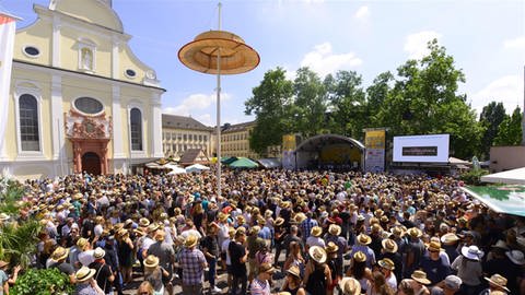 Alles im Zeichen des Strohhuts: Strohhutfest in Frankenthal (Foto: Pressestelle Frankenthal / M. Schnorr)