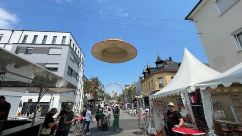 Das Strohhutfest 2023 in Frankenthal ist eröffnet (Foto: SWR)