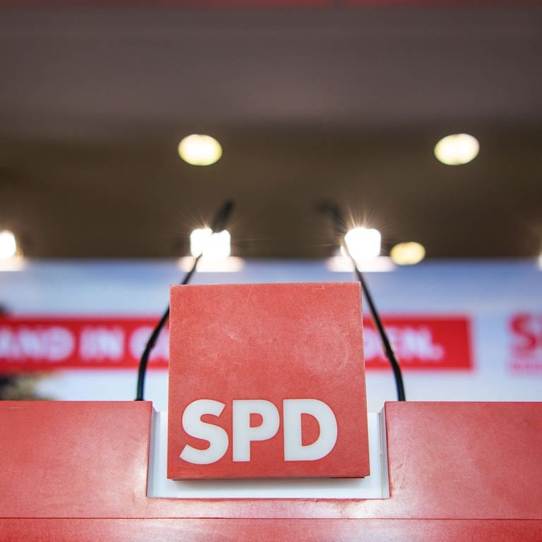 SPD Renderpult (Foto: dpa Bildfunk, picture alliance/dpa | Lino Mirgeler)