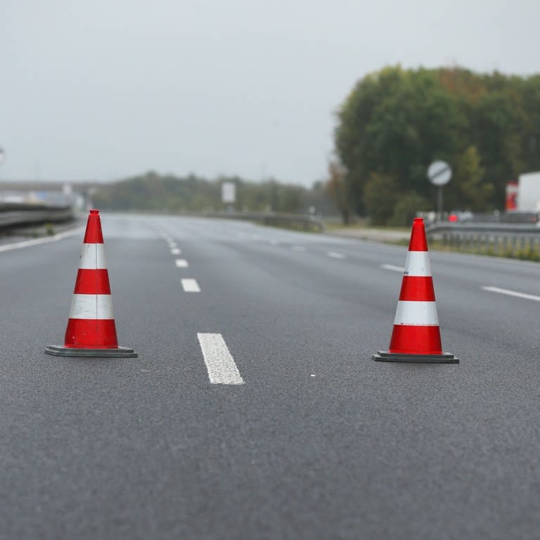 Sperrung der A6 in Rheinland-Pfalz bei Wattenheim nach Lkw-Unfall (Symbolbild)