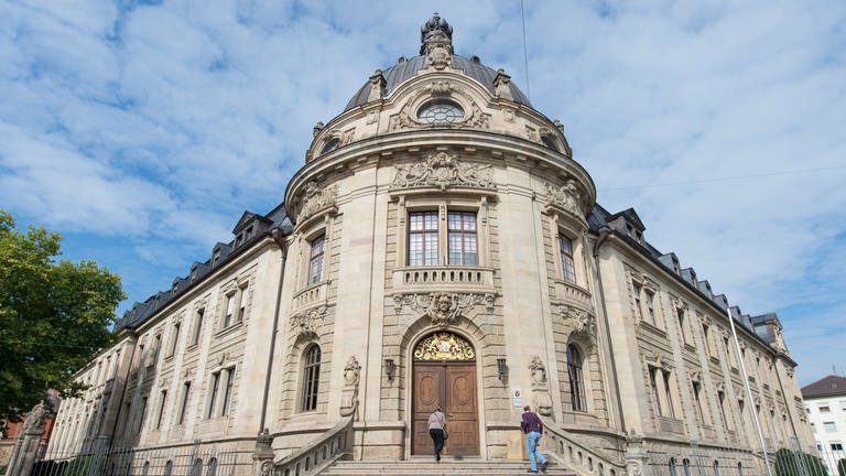 Das Gebäude des Land- und Amtsgerichts in Landau (Foto: dpa Bildfunk, picture alliance /Uwe Anspach/dpa)