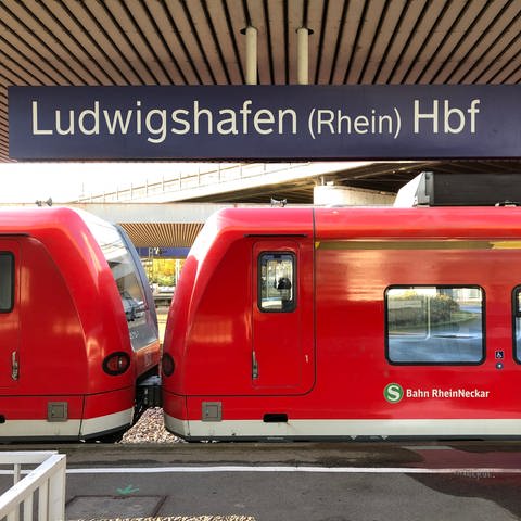 S-Bahn am Hauptbahnhof Ludwigshafen