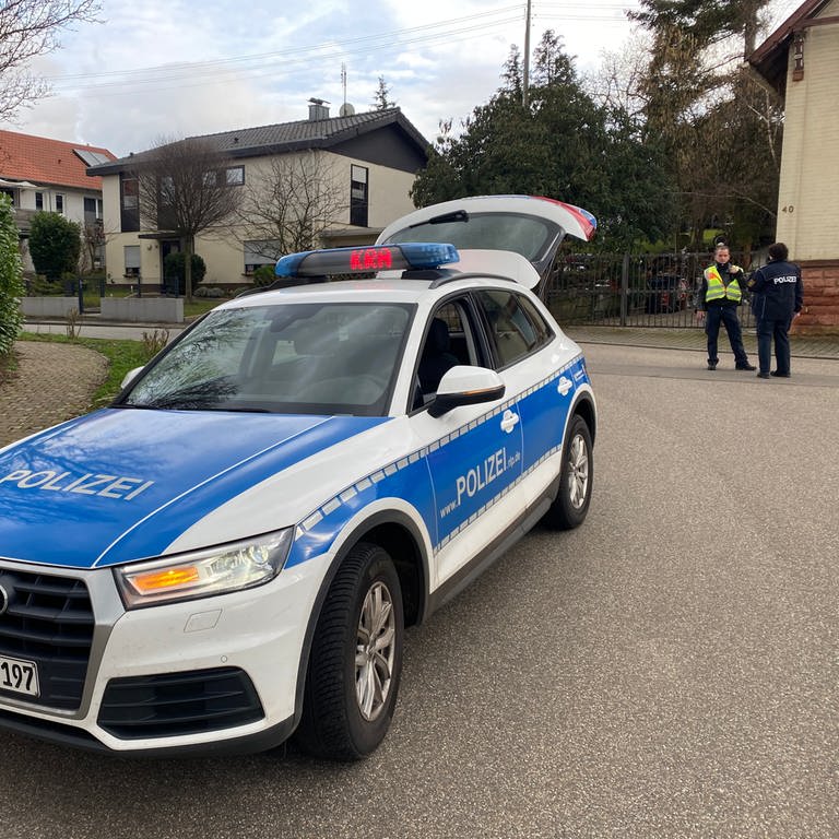 Polizeieinsatz in Ranschbach in der Südpfalz: Am Montagnachmittag wurde dort ein Mann erschossen (Foto: SWR, Thilo Eickhoff)