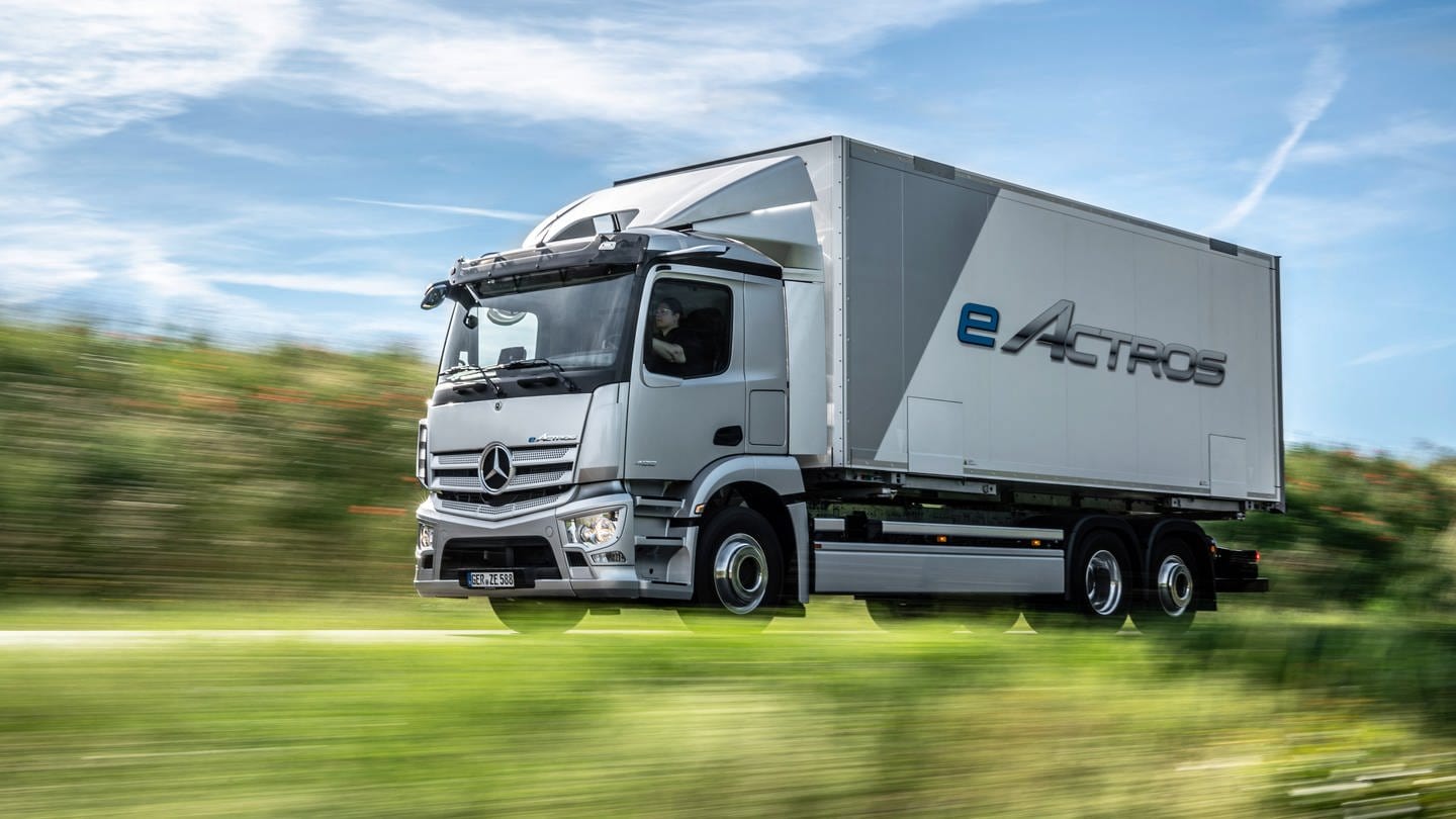 Der Mercedes-Benz eActros des Lastwagenherstellers Daimler Truck (Foto: dpa Bildfunk, Picture Alliance)