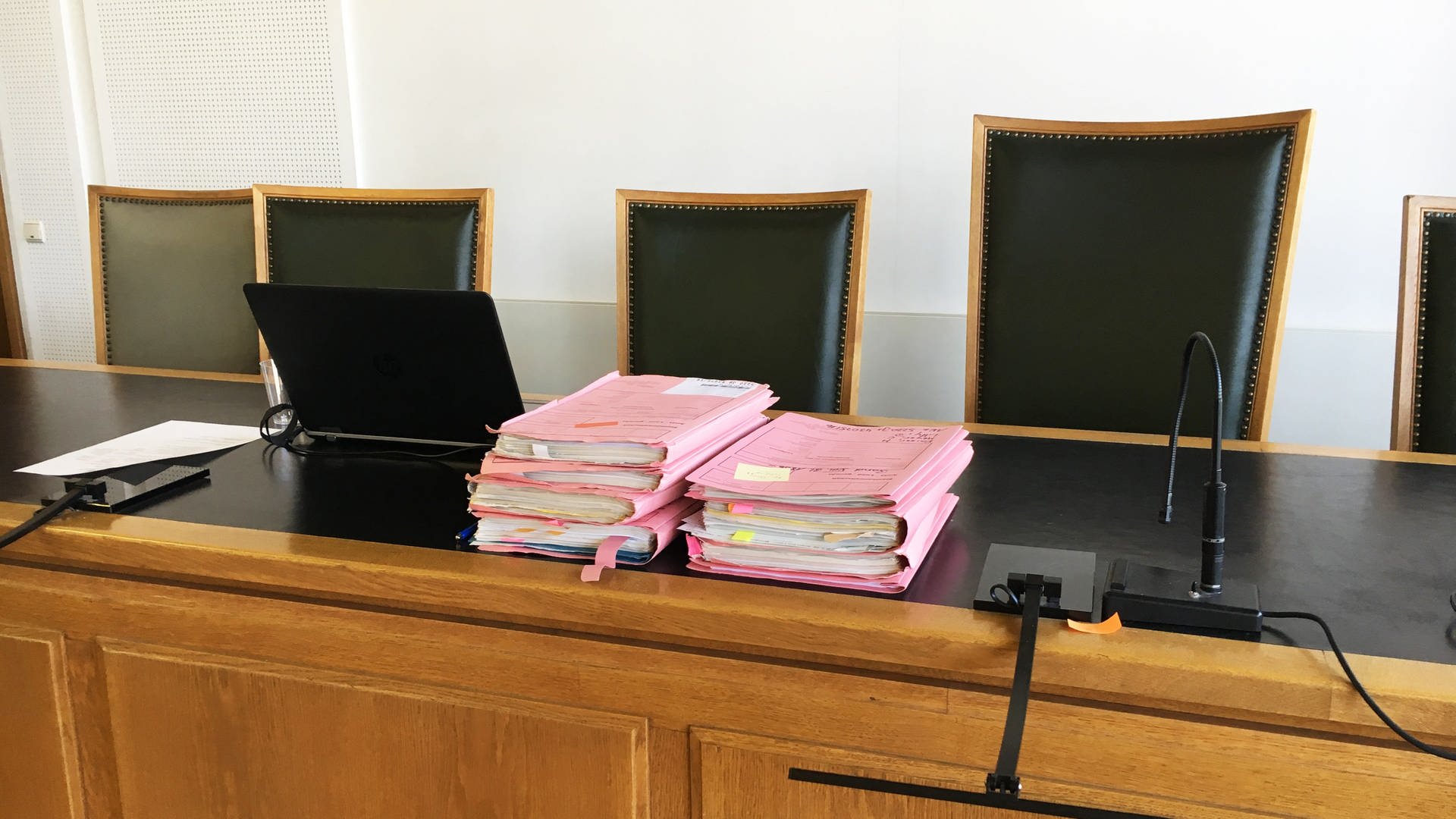 Angeklagter im Frankenthaler Mordprozess schweigt zu den Vorwürfen - SWR
