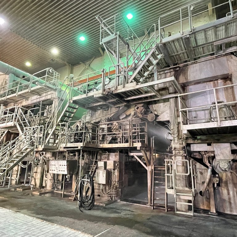 Die Papiermaschine von Essity in Mainz-Kostheim soll mit grünem Wasserstoff produzieren (Foto: SWR)