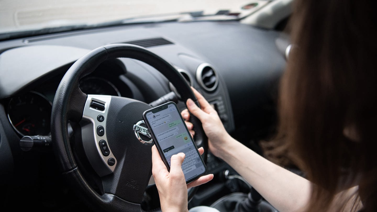Police with new technology against mobile phone criminals behind the wheel – SWR Aktuell
