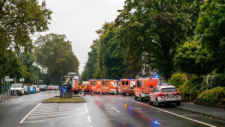 Rettungskräfte rücken nach Pfefferspray-Attacke in Wiesbaden aus (Foto: Wiesbaden112.de)