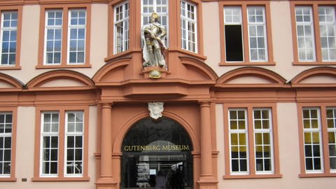 Eingangstor des Mainzer Gutenbergmuseums (Foto: SWR)