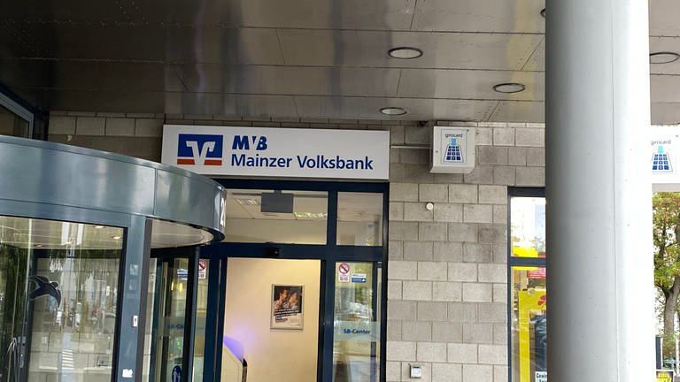 Eine Geldautomaten-Filiale der Mainzer Volksbank (Foto: SWR)
