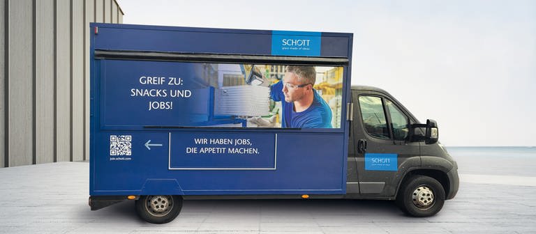 Der Foodtruck tourt durch Mainz und informiert über Jobmöglichkeiten bei SCHOTT. (Foto: SCHOTT AG)