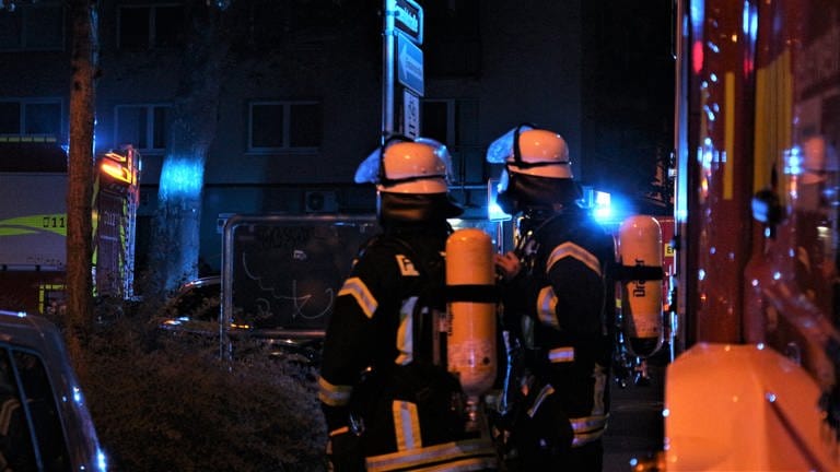 Die Feuerwehr muss immer wieder zu brennenden Mülltonnen in der Mainzer Neustadt ausrücken.  (Foto: BYC-News)