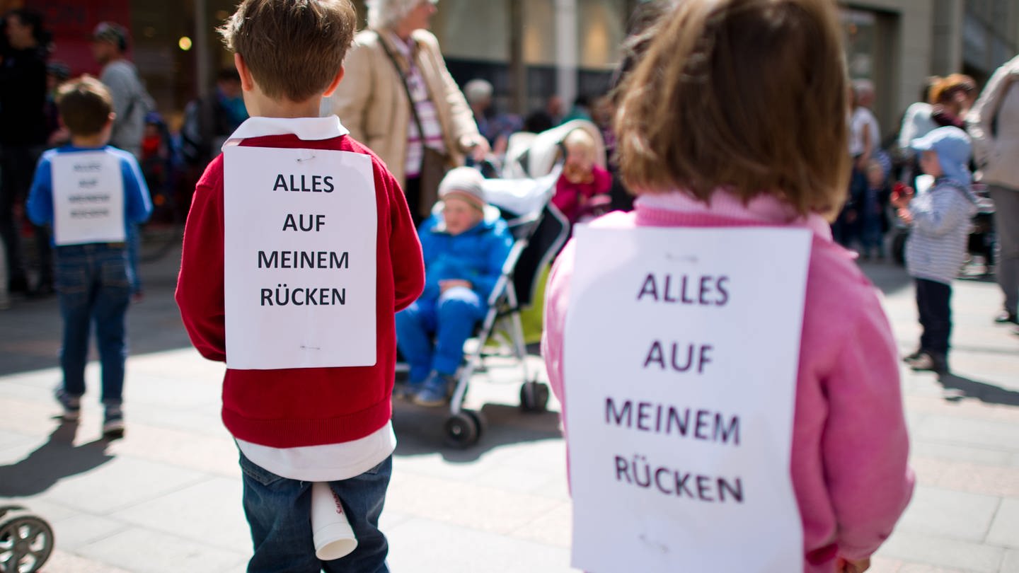 Eltern in Mainz kritisieren die aktuellen Kita-Streiks. (Foto: dpa Bildfunk, picture alliance / dpa | Christoph Schmidt)