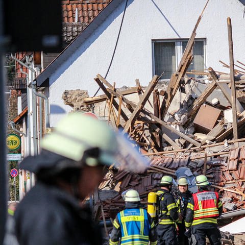 Nach einer Explosion ist in Heidesheim ein  (Foto: BYC-News)