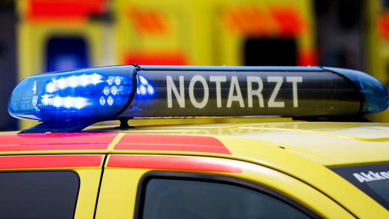 Mobile Retter waren in Wiesbaden schneller als der Notarzt vor Ort und konnten einem Mann das Leben retten. (Foto: dpa Bildfunk, Picture Alliance)
