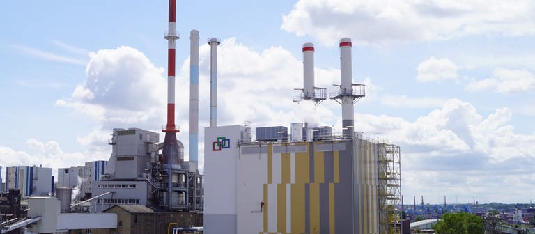 Das neue Kraftwerk im Industriepark Kalle-Albert in Wiesbaden  (Foto: Pressestelle, InfraServ Wiesbaden)