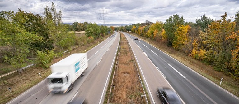Die EU entscheidet, ob die A643 in Mainz sechsspurig ausgebaut wird. (Foto: dpa Bildfunk, picture alliance/dpa | Frank Rumpenhorst)