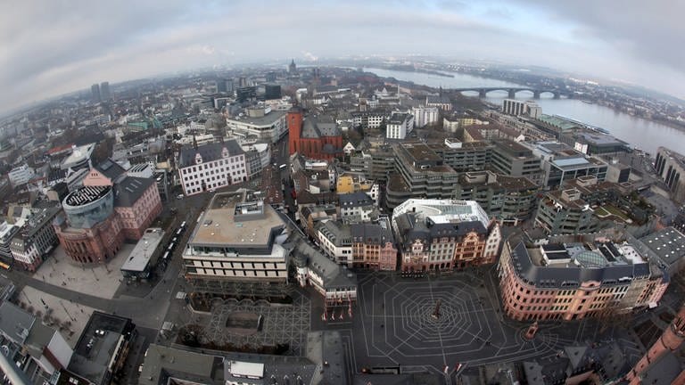 Blick über die Stadt Mainz, aufgenommen vom Dom. (Foto: dpa Bildfunk, picture alliance / dpa | Fredrik Von Erichsen)