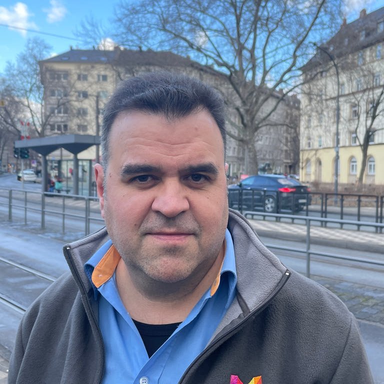 Akin Turbay ist Busfahrer in Mainz. Er beteiligt sich am bundesweiten Streik. (Foto: SWR, Andreas Neubrech)