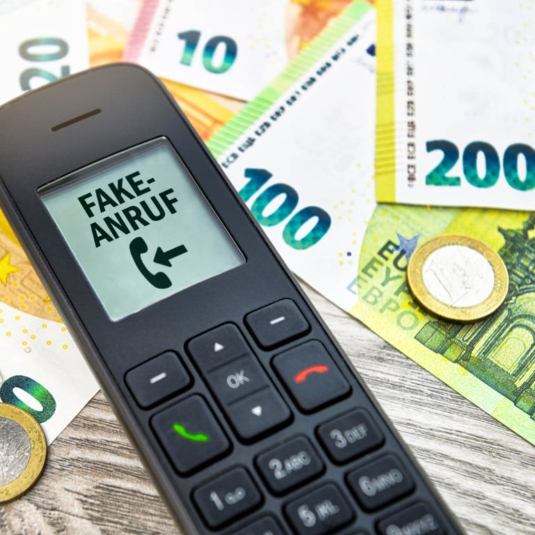 Dreiste Telefon-Betrüger haben von zwei Männern in Mainz mehrere Tausend Euro erbeutet. (Foto: dpa Bildfunk, picture alliance / CHROMORANGE | Christian Ohde)