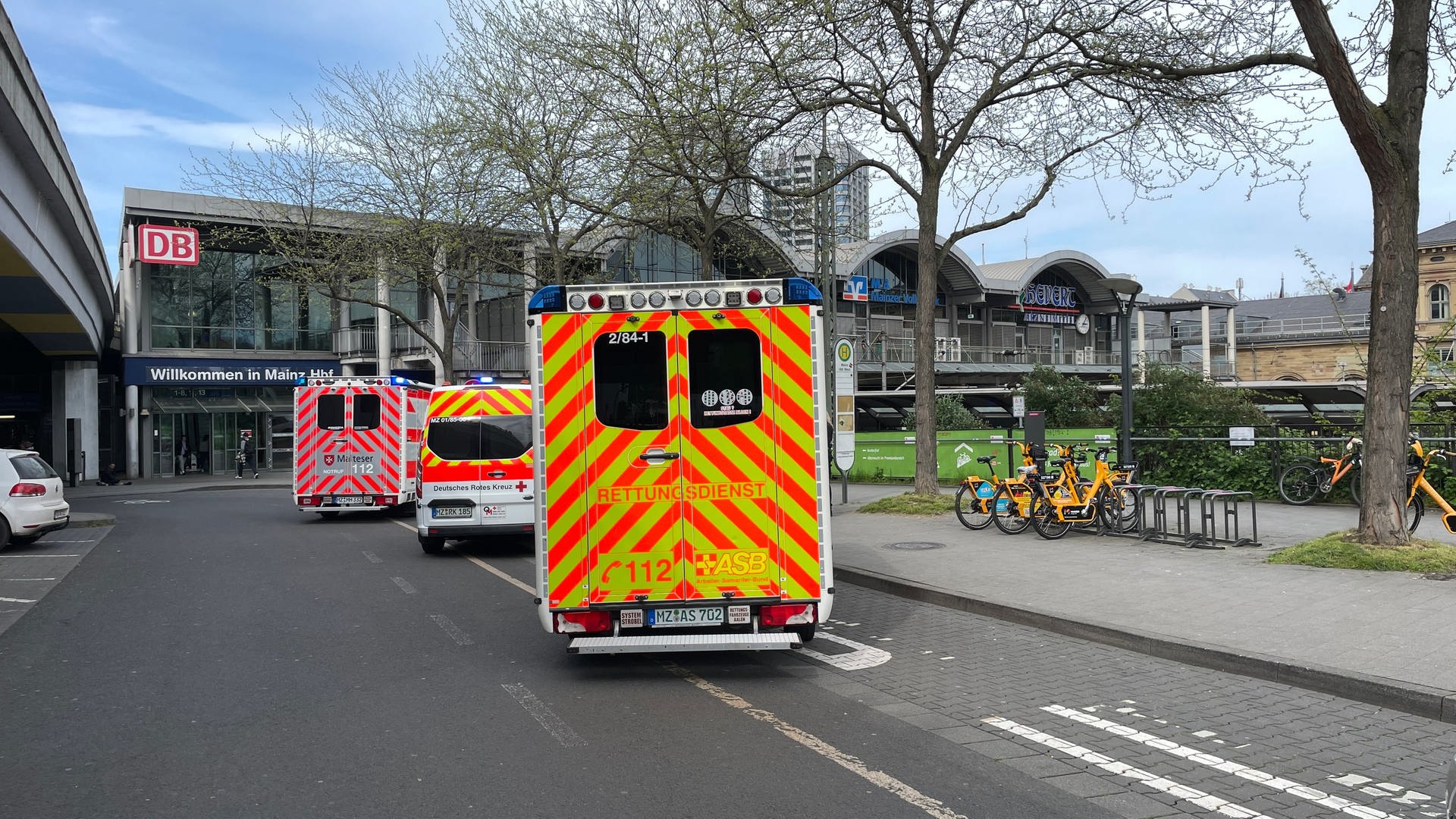 Elf Verletzte bei Pfefferspray-Attacke in Mainzer Bus  