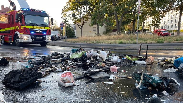 In einem Mainzer Müllauto hat am Dienstagmorgen plötzlich Müll gebrannt. (Foto: SWR, Lutz, Corinna)