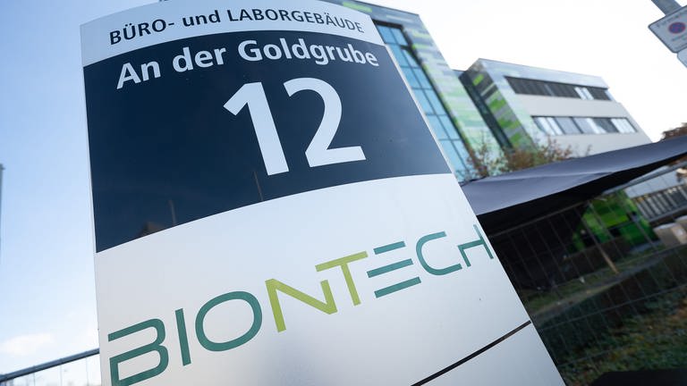 Los geht die Besuchsreise bei Biontech in Mainz (Foto: dpa Bildfunk, Picture Alliance)