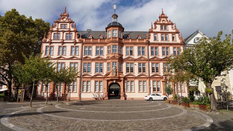 Blick auf das "Haus zum Römischen Kaiser", das zum Mainzer Gutenberg-Museum gehört. (Foto: dpa Bildfunk, Picture Alliance)
