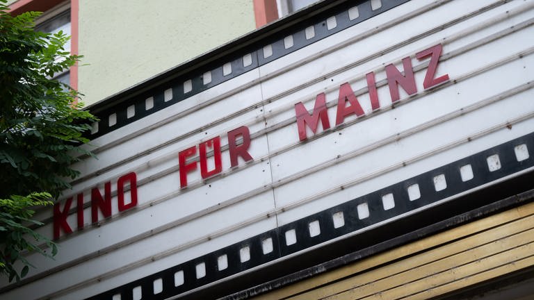 Blick auf das Mainzer Capitol-Kino (Foto: dpa Bildfunk, Picture Alliance)