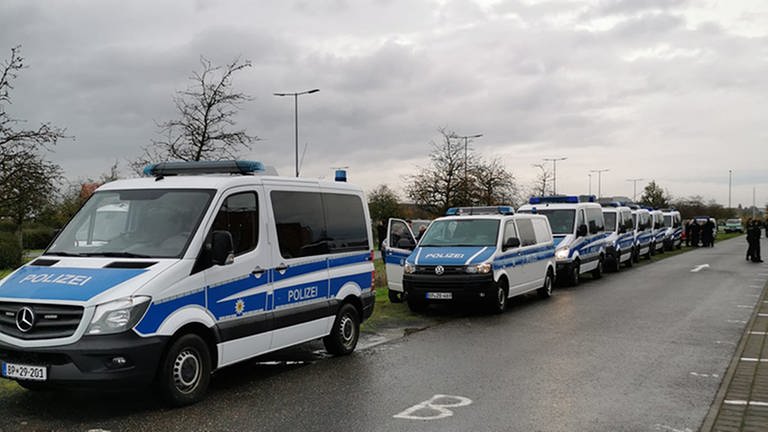 Die Bundespolizei bekämpft auch Schleusungskriminalität. Bei Durchsuchungen wurden fünf Haftbefehle vollstreckt. (Foto: Bundespolizeidirektion Flughafen Frankfurt am Main)