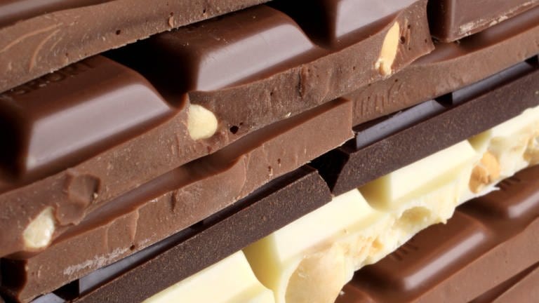 Unbekannte haben in Ginsheim-Gustavsburg erneut mehrere Tonnen Schokolade von einem LKW-Anhänger gestohlen.