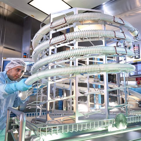 In der neuen, rundum digitalisierten "Solids-Launch"-Fabrik stellt Boehringer Ingelheim Tabletten her. (Foto: Peter Ginter)