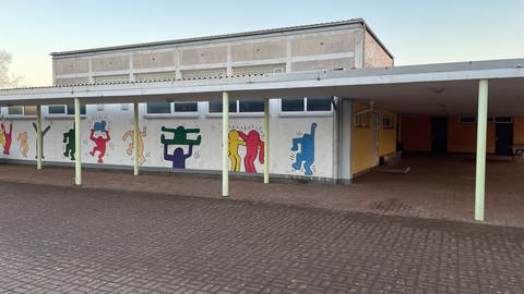 In der Schulturnhalle Worms-Heppenheim sollen Flüchtlinge untergebracht werden. (Foto: SWR)