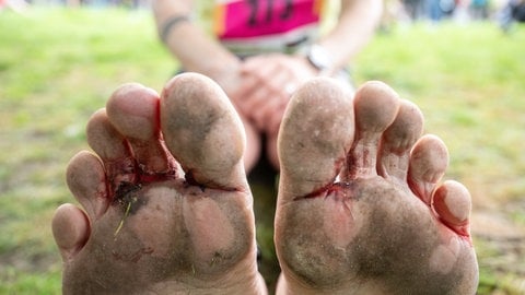 Ein Läufer ist den Halbmarathon barfuß gelaufen.  (Foto: dpa Bildfunk, Picture Alliance)