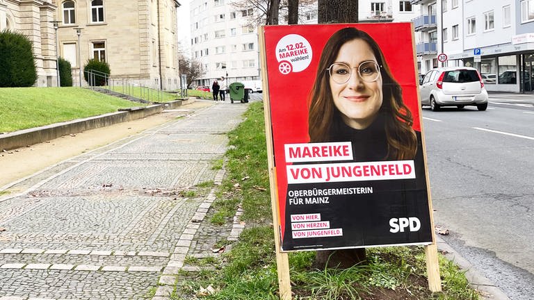Ein Wahlplakat der SPD- Kandidatin Mareike von Jungenfeld für die Mainzer OB-Wahl. (Foto: SWR, Daniel Brusch)