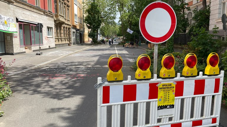 Nach einem Pilotprojekt könnten bald häufiger Straßen in Mainz für Autos gesperrt werden. (Foto: SWR)