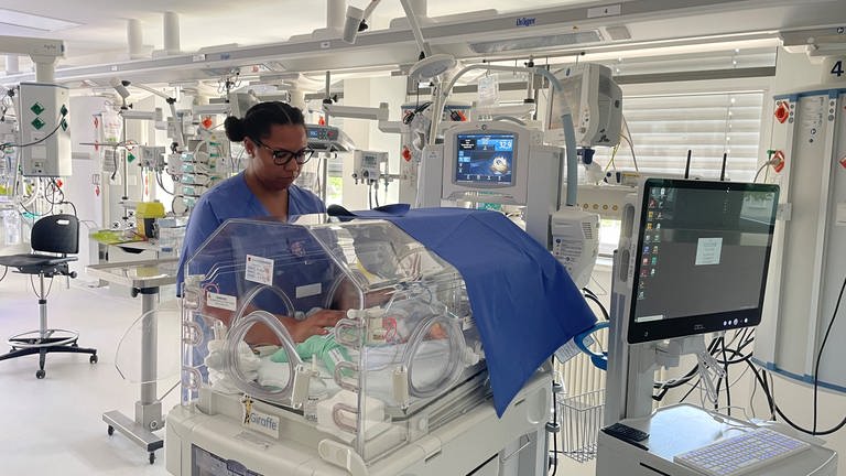 Die Intensivstation für früh- und neugeborene Babys der Unimedizin Mainz ist modernisiert worden und hat jetzt mehr Betten (Foto: SWR, Christian Bongers)