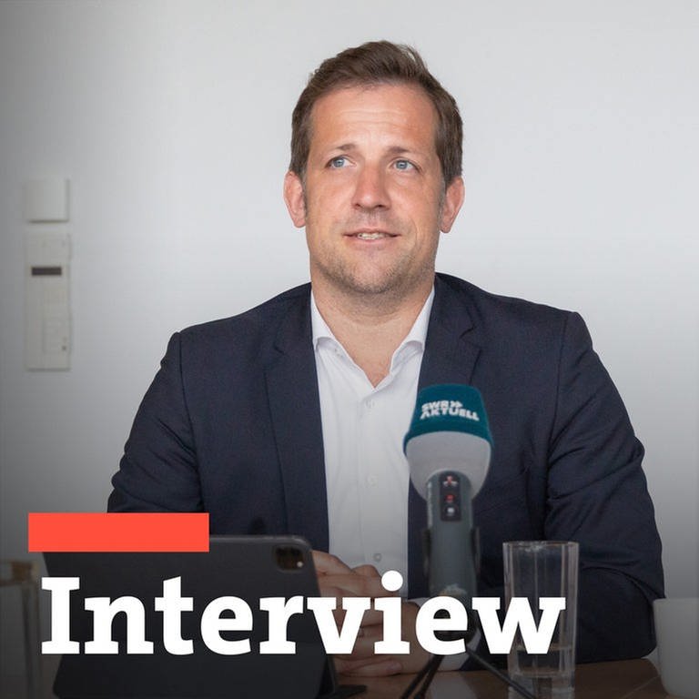Der neue Oberbürgermeister Nino Haase stellt sich nach 100 Tagen im Amt dem Interview von Studio Mainz (Foto: SWR, Daniel Brusch)