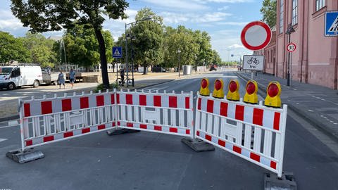 Busse müssen draußen bleiben: Während der Aktion dürfen nur Radfahrer und Fußgänger auf die Straßen im Mainzer Regierungsviertel.