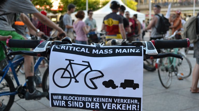 Schon seit 10 Jahren treffen sich Critical Mass-Teilnehmer regelmäßig auch in Mainz.