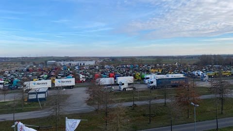 1.000 Traktoren kamen auf das  Messegelände in Hechtsheim 