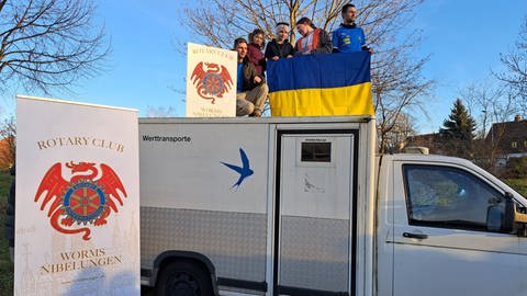 Ein ehemaliger Geldtransporter wurde in Worms zu einem gepanzertem Rettungswagen für die Ukraine umgebaut. (Foto: Ukraine-Hilfe Worms)