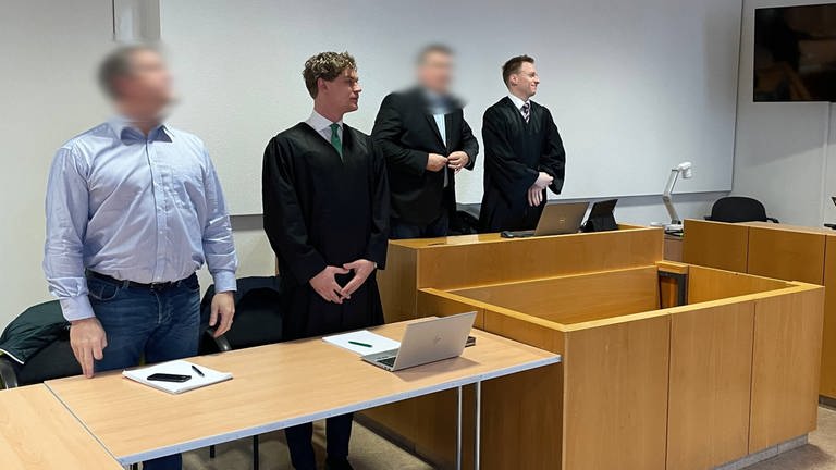Das Landgericht Mainz hat einen Mainzer Privatdetektiv und einen Polizist aus Hessen vom Vorwurf der Bestechlichkeit freigesprochen