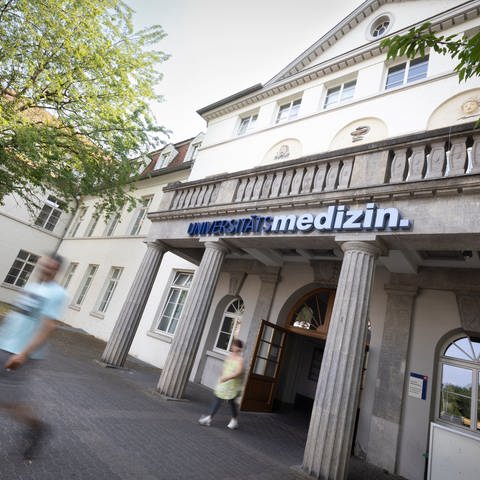 Der Eingang der Universitätsmedizin der Johannes Gutenberg-Universität Mainz. (picture alliancedpa | Tim Würz)