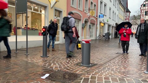 In der Glockenstraße in Trier gibt es schon seit Dezember 2019 solche versenkbaren Poller. Weitere sollen als nächstes rund um den Dom hinzukommen. (Foto: SWR, Andrea Meisberger)